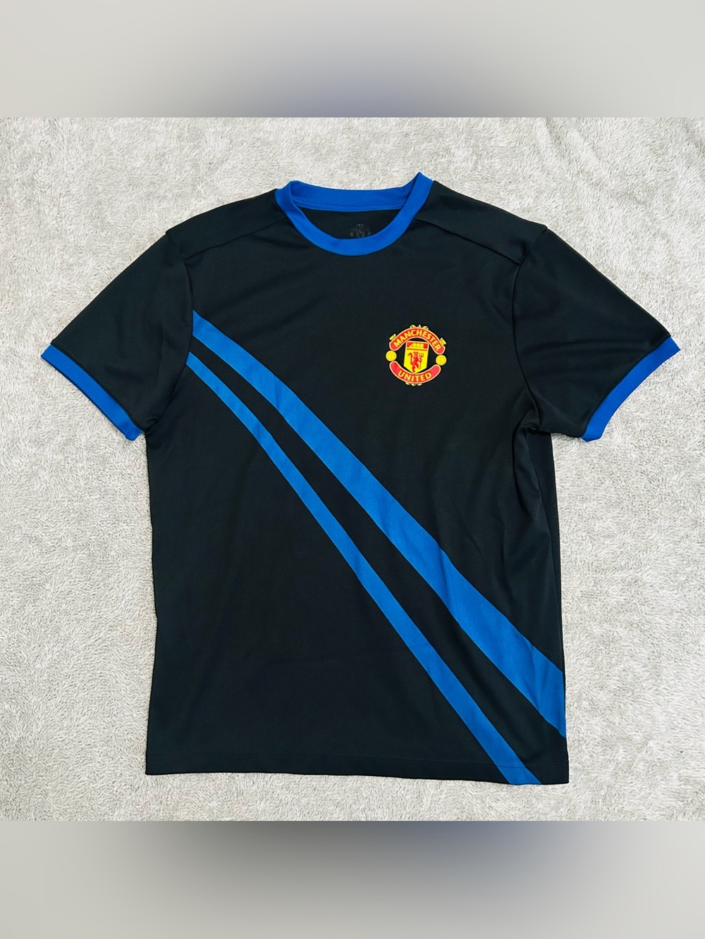 Manchester United Black & Blue Soccer Jersey/Shirt – Size Medium